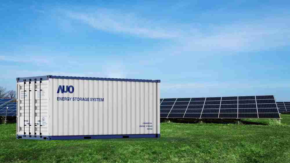 人生就是博透过AI数据管理，，，提供不同类型用户进行储能与能源管理，，达到再生能源管控调度成效